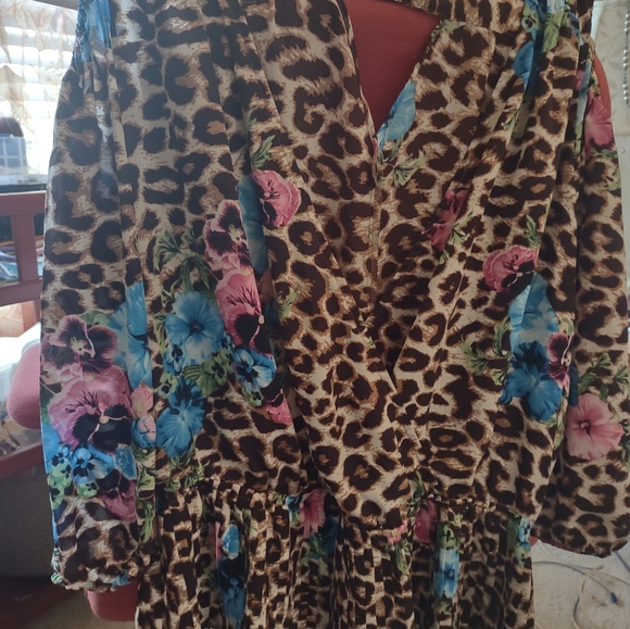 Blouse - Picture 2 of 3